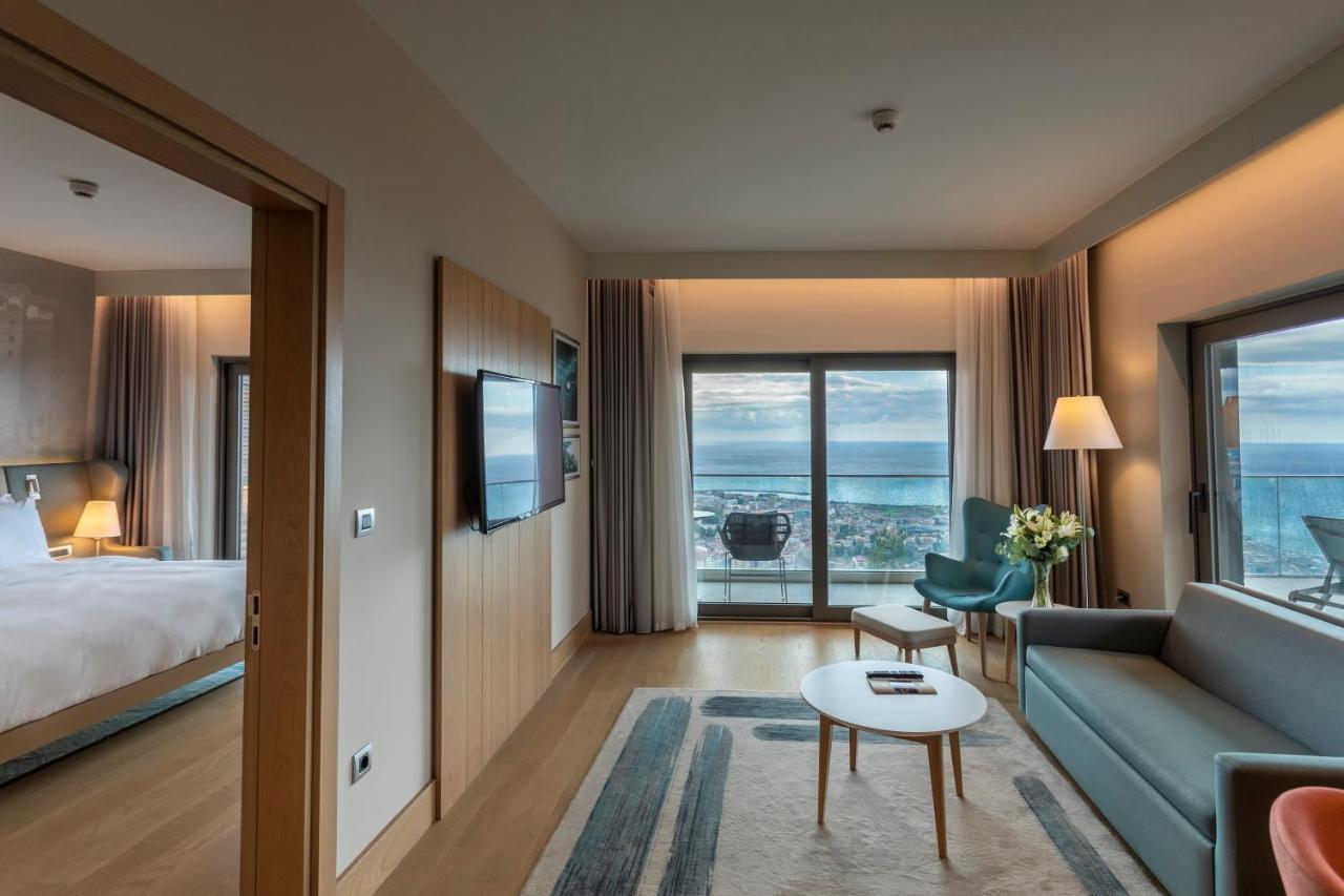 Radisson Blu Hotel Trabzon Buitenkant foto Suite at the hotel