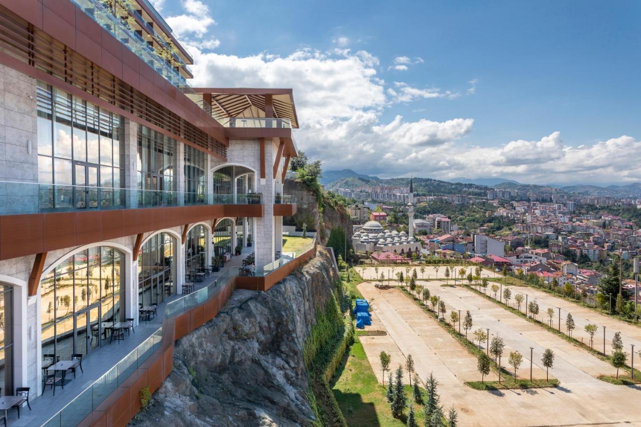 Radisson Blu Hotel Trabzon Buitenkant foto View of the hotel