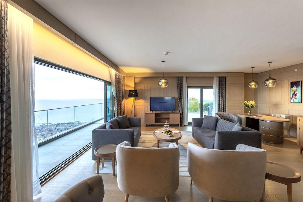 Radisson Blu Hotel Trabzon Buitenkant foto Suite at the hotel