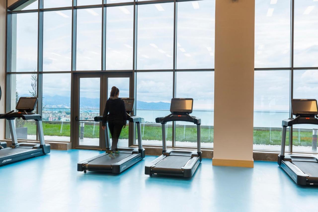 Radisson Blu Hotel Trabzon Buitenkant foto The gym at the hotel