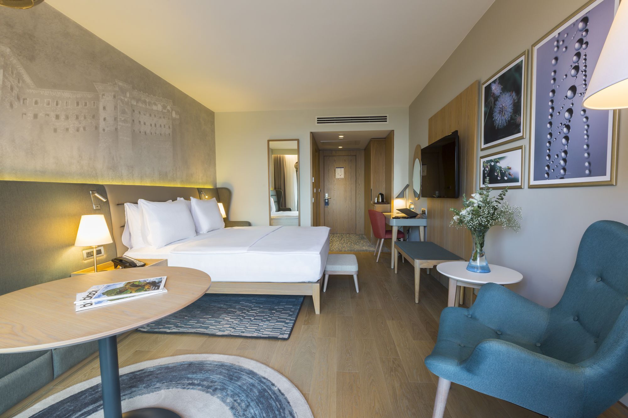 Radisson Blu Hotel Trabzon Buitenkant foto A room at the hotel